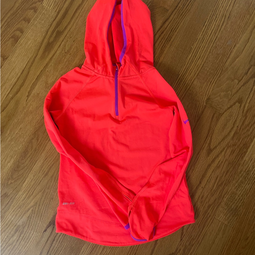 Nike drifit top